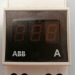 Amperometro ABB 220V 50Hz 5A